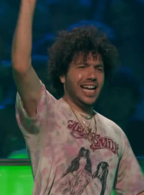 Benny Blanco smiling at the 2025 Kids’ Choice Awards.